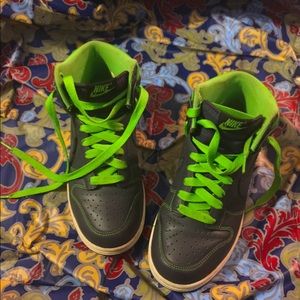 Nike high top size 8